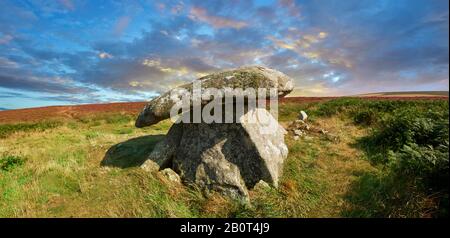 Quoit, Chun oder Chûn, ist ein megalithischer Grabdolmen aus der Jungsteinzeit, ca. 2400 v. Chr., in der Nähe von Morvah auf dem Chun Naturreservat, Halbinsel Penwith, Stockfoto