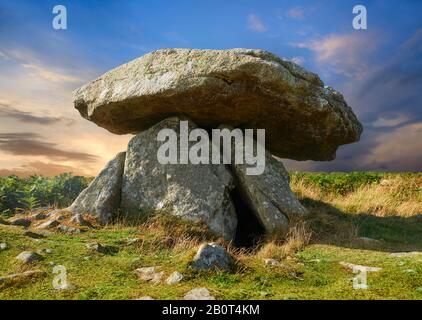 Quoit, Chun oder Chûn, ist ein megalithischer Grabdolmen aus der Jungsteinzeit, ca. 2400 v. Chr., in der Nähe von Morvah auf dem Chun Naturreservat, Halbinsel Penwith, Stockfoto