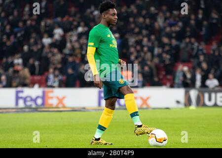 Kopenhagen, Dänemark. Februar 2020. Die Celtic-Mannschaft Jeremie Frimpong erwärmt sich beim UEFA Europa League-Spiel zwischen dem FC Kopenhagen und Celtic im Telia Parken in Kopenhagen. (Foto Credit: Gonzales Foto/Alamy Live News Stockfoto