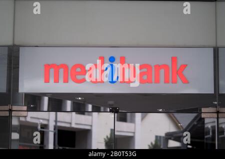 Brisbane, Queensland, Australien - 26. Januar 2020: Blick auf das Medibank-Logo vor dem Ladeneingang in Brisbane. Medibank ist eine Aust Stockfoto