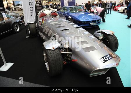 Ein 1948 Bentley Gibbs Special 6,75 l Twin-Turbo-V8-Sportwagen (der einzige der Welt) auf der London Classic Car Show, die heute in Olympia London, Großbritannien, eröffnet wurde. Mehr als 500 der weltweit besten Oldtimer und Marken im Wert von 70 Millionen £sind auf der Messe zu sehen, von Oldtimern vor dem Krieg bis hin zu modernen Konzeptfahrzeugen. Die Messe bringt rund 20.000 Besucher ein, von ernsthaften Benzinköpfen bis hin zu Menschen, die einfach schöne und klassische Fahrzeuge lieben. Stockfoto