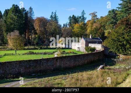 Old Walled Garden and Garden House, Penicuik Estate, Midlothian, Schottland, Großbritannien Stockfoto
