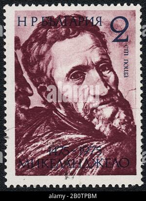 Briefmarke gedruckt in Bulgarien, 1975. Porträt von Michelangelo Buonarroti, Freskenfragment von Giorgio Vasari im Kangello-Palast. Rom. Mittel Stockfoto