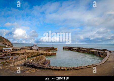 Charlestown ist ein historischer Hafen an der Südküste Cornwalls, berühmt für seine Filme und TV-Serien. In St Austell Bay befindet sich der Hafen bei C. Stockfoto