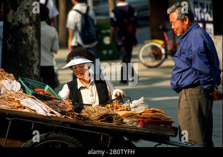 Getrockneter Fisch auf dem Markt Namdaemun, Seoul, Südkorea Stockfoto