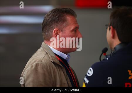 Barcelona, Spanien. Februar 2020. Jos Verstappen Vater von Max Verstappen Formel-1-Weltmeisterschaft 2020, Wintertesttage #1 2020 Barcelona, 19./21. Februar 2020. Kredit: Unabhängige Fotoagentur/Alamy Live News Stockfoto