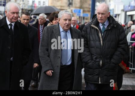 Der ehemalige Vizepräsident der FIFA Jim Boyce trifft zur Beerdigung des ehemaligen Torwarts von Manchester United und des nordirischen Torwarts Harry Gregg in der St. Patrick's Parsh Church, Coleraine, ein. PA Foto. Bilddatum: Freitag, 21. Februar 2020. Siehe PA Story FUNERAL Gregg. Der Fotowredit sollte lauten: Brian Lawless/PA Wire Stockfoto