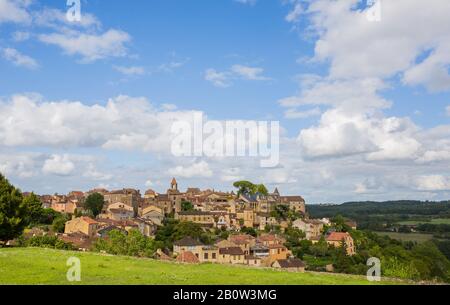 Anzeigen von Belves, einem wunderschönen mittelalterlichen Dorf in der Dordogne, Frankreich Stockfoto