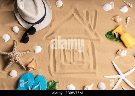 Haus Auf Sand Am Meer Am Strand Stockfoto