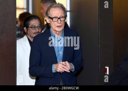 Berlin, Deutschland. Februar 2020. Bill Nighy während der "Minamata"-Fotocall beim 70. Internationalen Filmfestival Berlin/Berlinale 2020 im Hotel Grand Hyatt am 21. Februar 2020 in Berlin, Deutschland. Kredit: Geisler-Fotopress GmbH / Alamy Live News Stockfoto