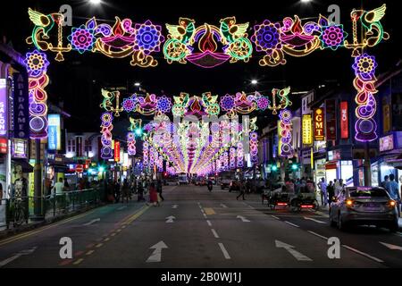 Deepavali Straßendekorationen in der Serangoon Road, Little India, Singapur. Stockfoto