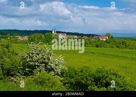 Die romantische Basilika St. Gangolf in Münchenlohra, Landkreis Nordhausen, Thüringen, Deutschland, Europa Stockfoto