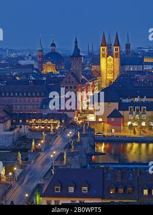 Stadtpanorama mit alter Mainbrücke, Kollegiatstift Neumünster, Grafeneckart-Rathaus und Kiliansdom in Würzburg, Unterfranken, Bayern, Deutschland, Europa Stockfoto