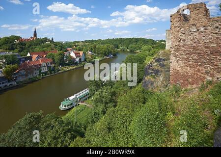 Blick von der Burg Giebichenstein auf die Saale in Halle/Saale, Sachsen-Anhalt, Deutschland Stockfoto