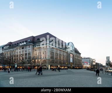 Wittenbergplatz, Kaufhaus des Westens, KaDeWe, Tauentzienstraße, Schönenberg, Berlin, Deutschland, Europa Stockfoto