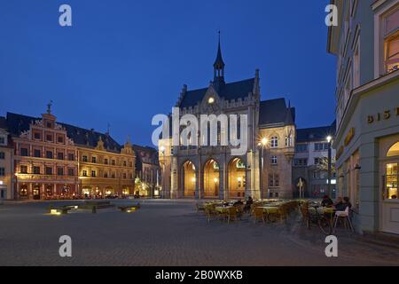 Fischmarkt mit Haus zum weiten Herde und Rathaus in Erfurt, Thüringen, Deutschland, Europa Stockfoto