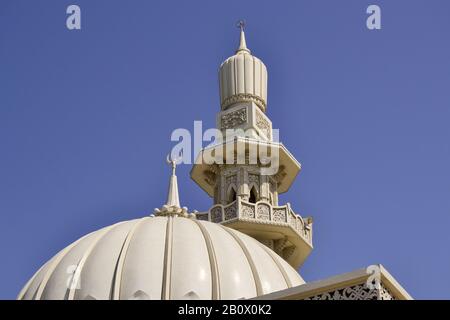 Minarett einer Moschee, Corniche Street, Emirat Sharjah, Vereinigte Arabische Emirate, Arabische Halbinsel, Naher Osten, Stockfoto