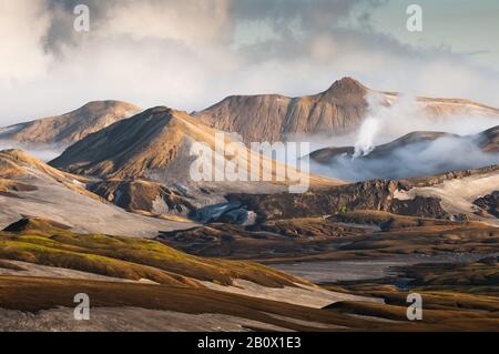 Solfatare im Abendlicht auf dem Weg von Skogar nach Landmannalaugar, Island, Europa, Stockfoto