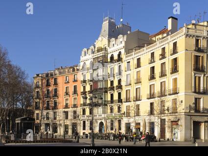 Historische Häuserzeile, Plaza de Oriente, Madrid, Spanien, Stockfoto