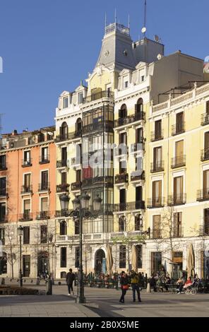 Historische Häuserzeile, Plaza de Oriente, Madrid, Spanien, Stockfoto