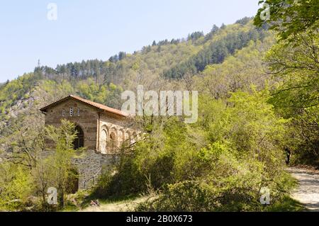 Knochenhaus des Klosters Bachkovo, Rhodopen-Gebirge, Bulgarien, Balkan, Südost-Europa, Stockfoto