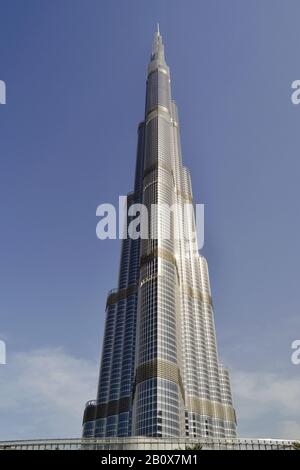 Burj Khalifa, das ganze Gebäude vor blauem Himmel, Architektur, Dubai Business Bay, Emirat Dubai, Vereinigte Arabische Emirate, Arabische Halbinsel, Naher Osten, Stockfoto