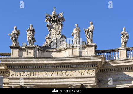 Statuen auf Berninis Kolonnaden, Petersplatz, Vatikan, Rom, Italien, Südeuropa, Europa, Stockfoto