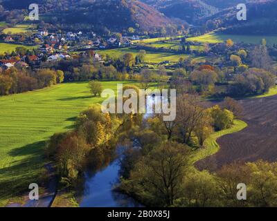 Blick auf das Saaletal mit Dorndorf im Herbst, Dornburg, Thüringen, Deutschland, Stockfoto