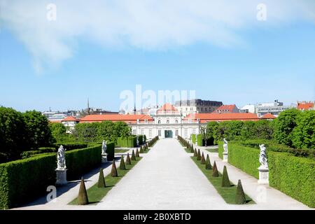 Wien, Österreich - 21 April, 2018: das Schloss Belvedere und Garten in Wien, Österreich. historischen Gebäudekomplex der barocken Palästen der Oberen und Unteren Stockfoto