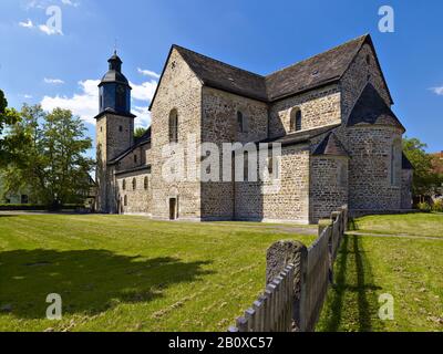 Romantische Klosterkirche Bodenfelde, Landkreis Northeim, Niedersachsen, Deutschland, Stockfoto