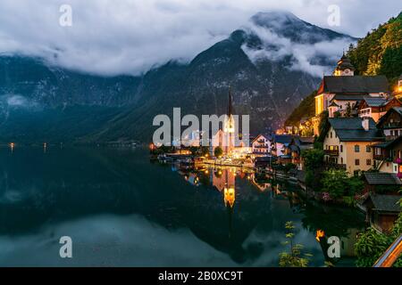 Die Altstadt von Hallstatt am namensgebenden See, einer der Welterbestätten der UNESCO in Österreich Stockfoto