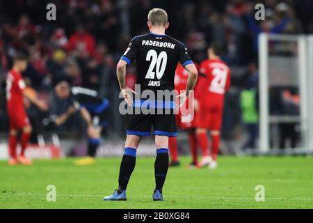 München, Deutschland. Feb. 2020. Firo: 21.02.2020, Fußball, 1.Bundesliga, Saison 2019/2020, FC Bayern München - SC Paderborn 07, Laurent Jans, SC Paderborn 07, SCP, Paderborn, ganze Zahl, Enttäuschung, weltweite Nutzung Credit: Dpa/Alamy Live News Stockfoto