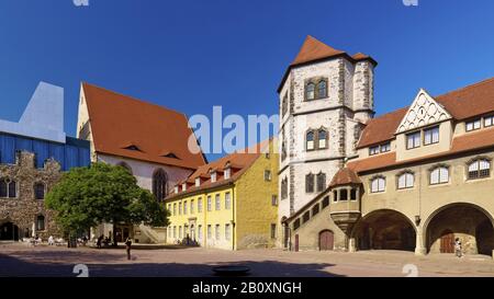 Hof von Moritzburg mit der Magdenenkapelle, Halle/Saale, Sachsen-Anhalt, Deutschland, Stockfoto