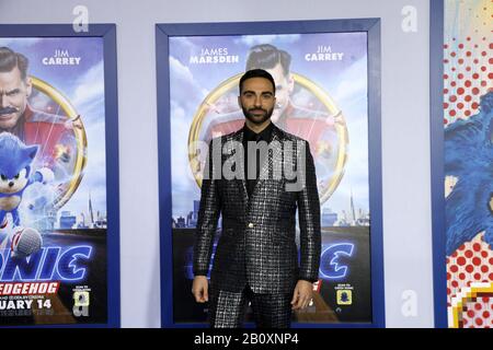 Februar 2020, Westwood, CA, USA: Los ANGELES - 12. FEBRUAR: Lee Majdoub bei der Sondervorführung "Sonic The Hedgehog" im Village Theatre am 12. Februar 2020 in Westwood, CA (Credit Image: © Kay Blake/ZUMA Wire) Stockfoto