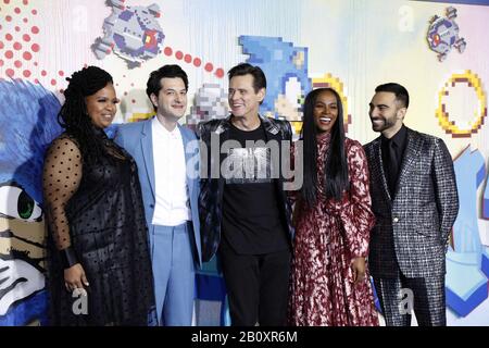 Februar 2020, Westwood, CA, USA: Los ANGELES - 12. FEBRUAR: Natasha Rothwell, Ben Schwartz, Jim Carrey, Tika Sumpter, Lee Majdoub beim Special Screening "Sonic The Hedgehog" im Village Theatre am 12. Februar 2020 in Westwood, CA (Credit Image: © Kay Blake/ZUMA Wire) Stockfoto