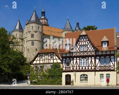 Schloss Bertholdsburg und Fachwerkhäuser, Schleusingen, Thüringen, Deutschland, Stockfoto