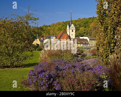 Hofwiesenpark und Stadtteil Untermhaus mit Kirche St. Maria in Gera-Thüringen, Deutschland, Stockfoto