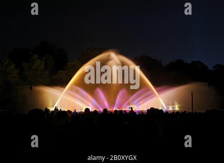 Wasserlichtspiele im Planten un Blomen, Park, Hamburg, Deutschland, Stockfoto
