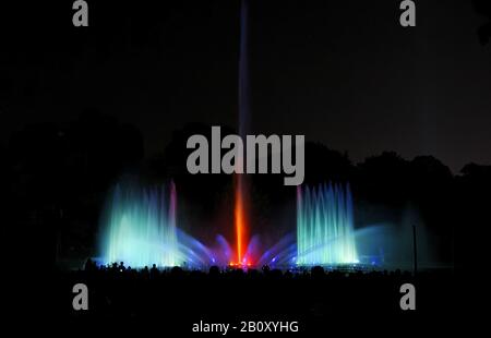 Wasserlichtspiele im Planten un Blomen, Park, Hamburg, Deutschland, Stockfoto