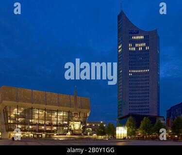 Gewandhaus, Mendebrunnen und Stadthochhaus am Augustusplatz in Leipzig, Sachsen, Deutschland, Stockfoto