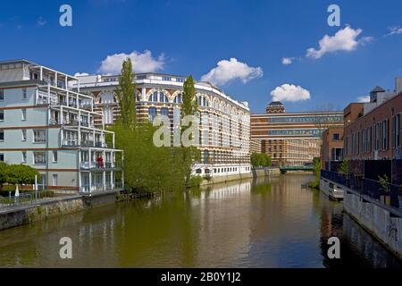 Loft Wohnungen Im Ehemaligen Spinnerei An Der Weissen Elster River Leipzig Sachsen Deutschland Stockfotografie Alamy