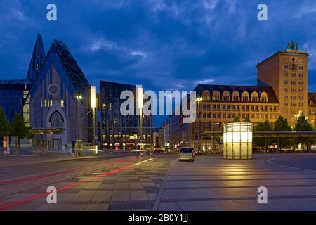 Augustusplatz mit dem neuen Augusteum und dem Krochhaus in Leipzig, Sachsen, Deutschland, Stockfoto