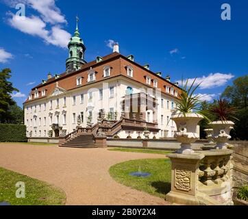 Schloss Lichtenwalde mit Garten im Stil des Barock, Sachsen, Deutschland, Stockfoto