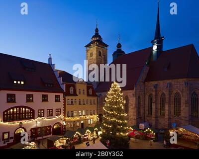 Schmalkalder Herrscheklasmarkt am Altmarkt mit der Stadtkirche St. Georg, Thüringen, Deutschland, Stockfoto