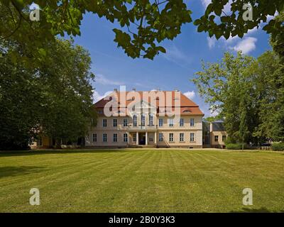 Gutshaus am Lenné-Park in Criewen, Unteres Odertal, Uckermark, Brandenburg, Deutschland, Stockfoto