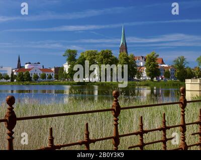 Altstadt mit Dom, Schwerin, Mecklenburg-Vorpommern, Deutschland, Stockfoto