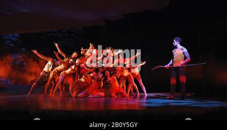 London, Großbritannien. Februar 2020. Luke Brady spielt in einer Szene aus "Prinz von Ägypten" im Dominion Theatre, Tottenham Court Road in London. Credit: Sopa Images Limited/Alamy Live News Stockfoto