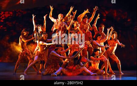 London, Großbritannien. Februar 2020. Das Ensemble spielte in einer Szene aus 'Prince of Egypt' im Dominion Theatre, Tottenham Court Road in London. Credit: Sopa Images Limited/Alamy Live News Stockfoto