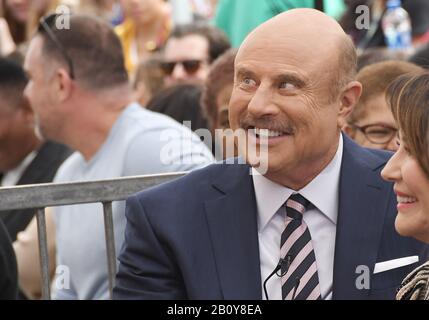 Dr. Phil McGraw Wurde Am Freitag, 21. Februar 2020 Mit Star Auf Der Hollywood Walk Of Fame Zeremonie geehrt, die vor der Eastown Development in Hollywood, CA abgehalten wurde (Foto Von Sthanlee B. Mirador/Sipa USA) Stockfoto