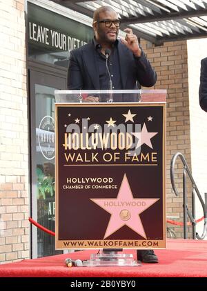 Tyler Perry im Dr. Phil McGraw Star Auf Der Hollywood Walk Of Fame Zeremonie vor der Eastown Development in Hollywood, CA am Freitag, 21. Februar 2020 (Foto Von Sthanlee B. Mirador/Sipa USA) Stockfoto